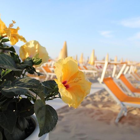 Hotel Villa Lieta Rimini Buitenkant foto