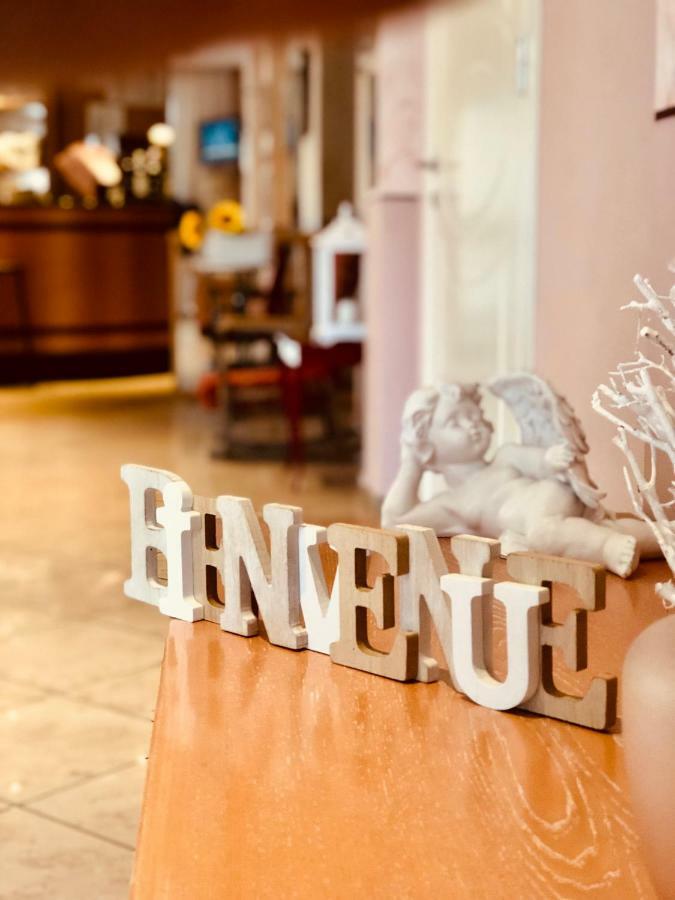 Hotel Villa Lieta Rimini Buitenkant foto